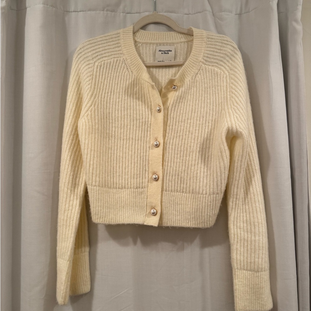 Abercrombie Cream Button-Up Women's Sweater